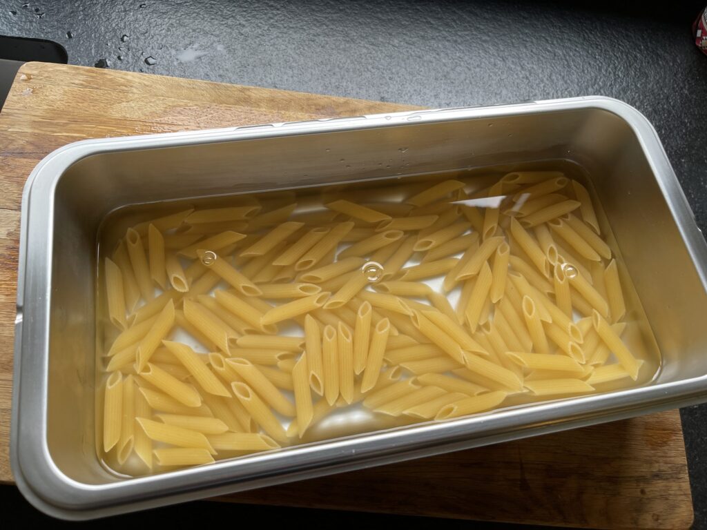 pasta met 2 sausen in stoomoven