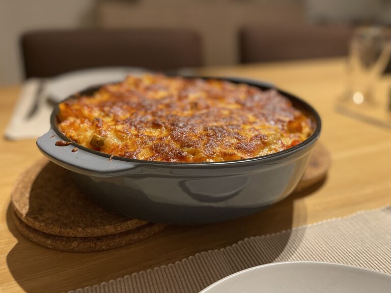 gegratineerde pasta met provencaalse saus en gehakt balletjes scaled